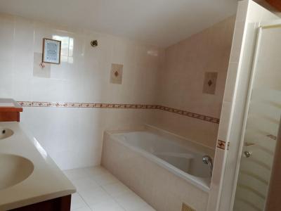 For sale Saint-genis-d'hiersac 7 rooms 121 m2 Charente (16570) photo 4