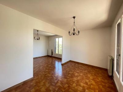 Louer Appartement Nimes 950 euros