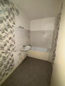 Louer Appartement Romans-sur-isere 332 euros