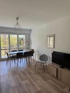 For sale Noisy-le-grand 5 rooms 89 m2 Seine saint denis (93160) photo 2