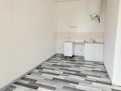 For rent Blaye 1 room 22 m2 Gironde (33390) photo 0