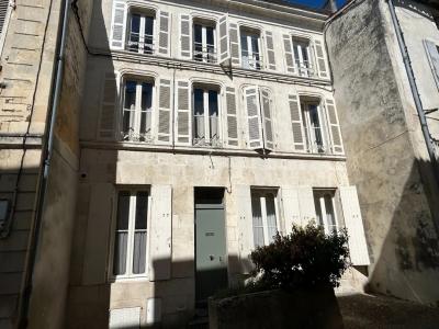 For sale Saint-jean-d'angely 8 rooms 215 m2 Charente maritime (17400) photo 0