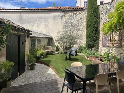 Acheter Maison 215 m2 Saint-jean-d'angely