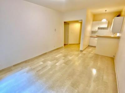 Louer Appartement Lyon-6eme-arrondissement 917 euros