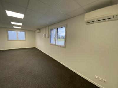 For rent Pompignac 34 m2 Gironde (33370) photo 2