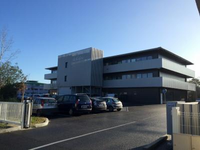 For rent Pessac 179 m2 Gironde (33600) photo 0