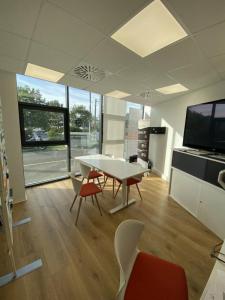 For rent Artigues-pres-bordeaux 80 m2 Gironde (33370) photo 2