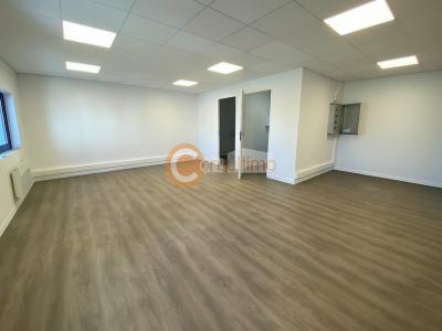 For rent Artigues-pres-bordeaux 694 m2 Gironde (33370) photo 1