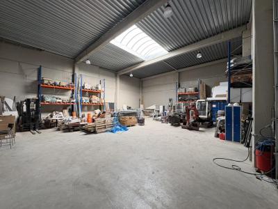 Louer Commerce 650 m2 Herlies