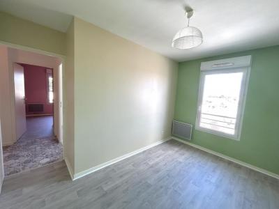 Louer Appartement Coteau 820 euros