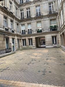 Louer Appartement 44 m2 Paris-16eme-arrondissement