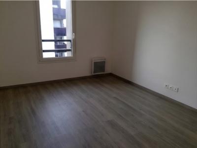 For rent Reze 2 rooms 43 m2 Loire atlantique (44400) photo 2