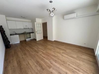 Louer Appartement 36 m2 Saint-laurent-du-var