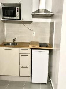 For rent Paris-15eme-arrondissement 1 room 16 m2 Paris (75015) photo 0