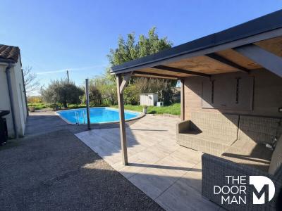 For sale Niort 7 rooms 249 m2 Deux sevres (79000) photo 0