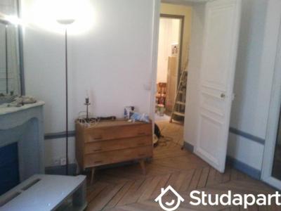Louer Appartement Paris-8eme-arrondissement 1047 euros