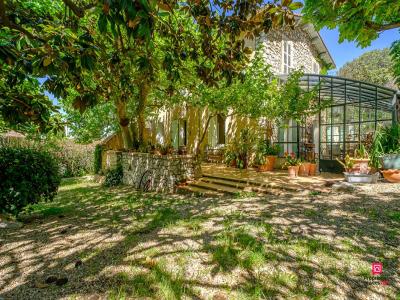 For sale Marseille-11eme-arrondissement 10 rooms 330 m2 Bouches du Rhone (13011) photo 0