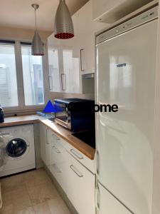 For rent Puteaux 2 rooms 45 m2 Hauts de Seine (92800) photo 2