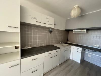 For sale PETIT BOUCANET 3 rooms 81 m2 Gard (30240) photo 2