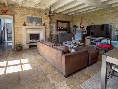 For sale Melle 9 rooms 258 m2 Deux sevres (79500) photo 3