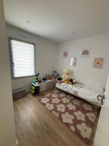 For rent Vaire 4 rooms 87 m2 Vendee (85150) photo 2