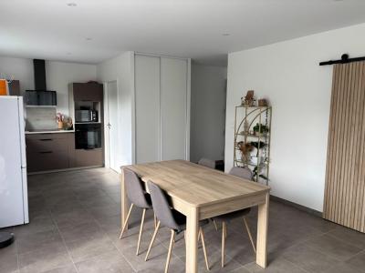 For rent Vaire 4 rooms 87 m2 Vendee (85150) photo 3
