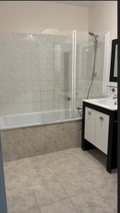 For rent Rueil-malmaison 2 rooms 54 m2 Hauts de Seine (92500) photo 4