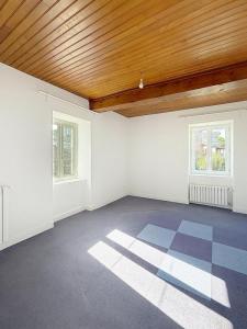 For rent Saint-julien-de-coppel 4 rooms 105 m2 Puy de dome (63160) photo 4
