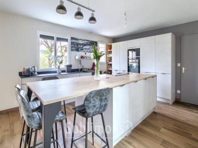 For sale Reze 7 rooms 169 m2 Loire atlantique (44400) photo 2