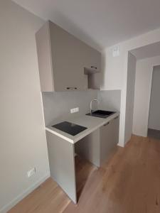 For rent Charbonnieres-les-bains 2 rooms 35 m2 Rhone (69260) photo 3