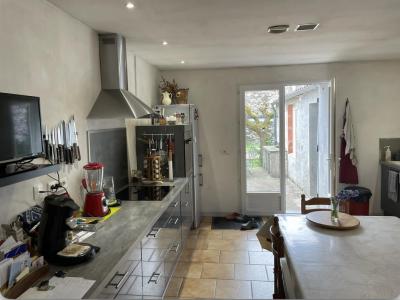 For sale Comps 5 rooms 133 m2 Gironde (33710) photo 2