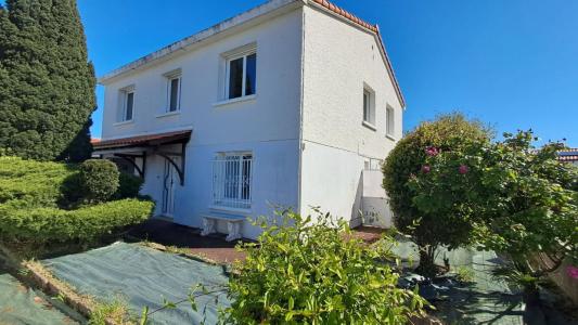 For sale 1,5KM D'ARAGO 5 rooms 132 m2 Vendee (85100) photo 0