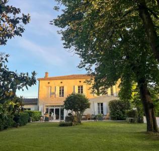 For sale Saint-laurent-medoc 8 rooms 320 m2 Gironde (33112) photo 0