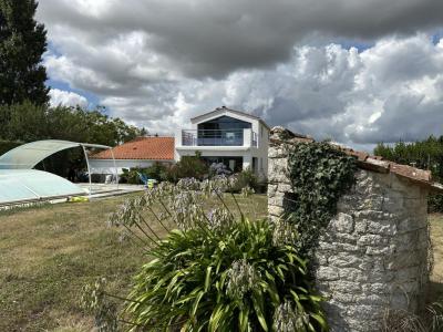 For sale Bernard 4 rooms 146 m2 Vendee (85560) photo 0