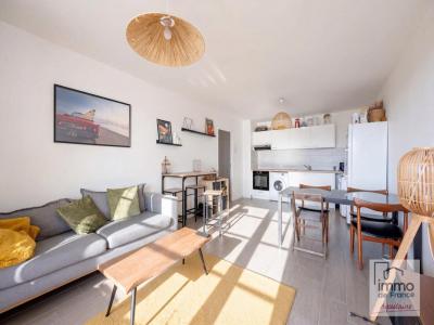 For sale Bordeaux 3 rooms 60 m2 Gironde (33800) photo 0