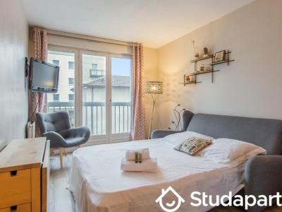 Louer Appartement 40 m2 Lyon-8eme-arrondissement