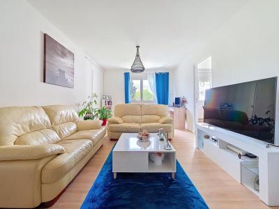 For sale Saint-priest 4 rooms 72 m2 Rhone (69800) photo 3