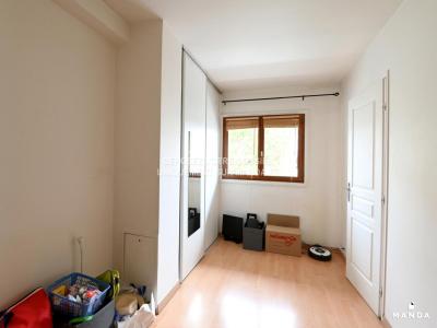 Louer Appartement Courbevoie 1016 euros