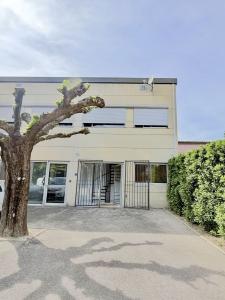 For rent PROCHE VILLAGE 3 rooms 72 m2 Vaucluse (84110) photo 0