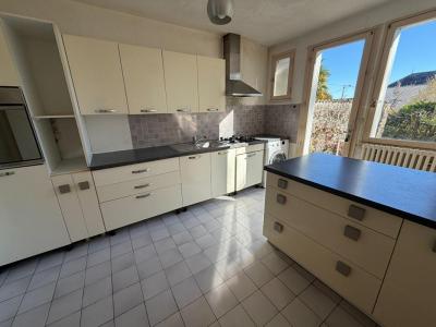 For sale Saint-maixent-l'ecole 4 rooms 90 m2 Deux sevres (79400) photo 3