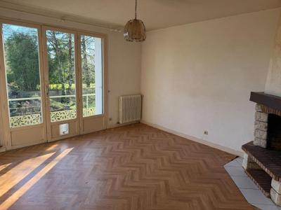 For sale Saint-maixent-l'ecole 4 rooms 90 m2 Deux sevres (79400) photo 4