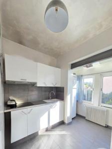 For sale Plan-de-cuques 5 rooms 142 m2 Bouches du Rhone (13380) photo 3