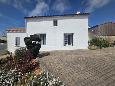 For sale COEUR DE BOURG 5 rooms 78 m2 Vendee (85220) photo 0
