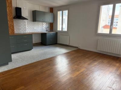 For rent Lyon-7eme-arrondissement 3 rooms 65 m2 Rhone (69007) photo 0