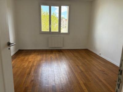 Louer Appartement Lyon-7eme-arrondissement 1103 euros