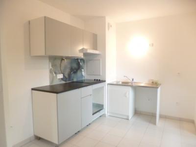 For rent Pontoise 2 rooms 52 m2 Val d'Oise (95000) photo 3