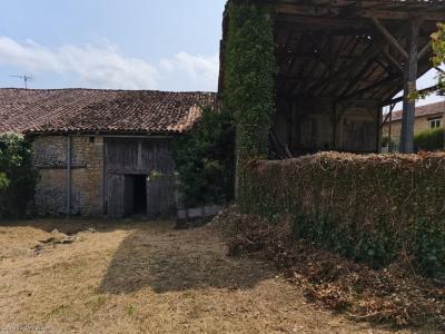 For sale Saint-claud 3 rooms 99 m2 Charente (16450) photo 2