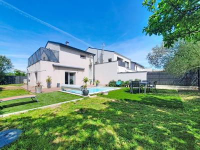 For sale Saint-priest 4 rooms 91 m2 Rhone (69800) photo 2