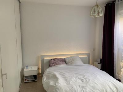 Louer Appartement  830 euros