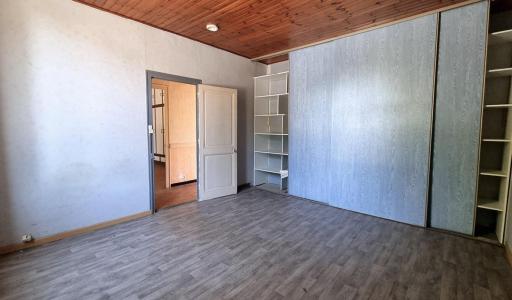 For sale Lucon 4 rooms 118 m2 Vendee (85400) photo 2